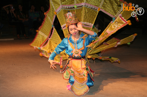The Thai dance show