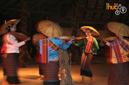 Thai dancers at The Old Chiang Mai Culture Center