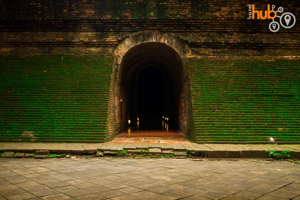 The tunnel entrance to Wat Umong